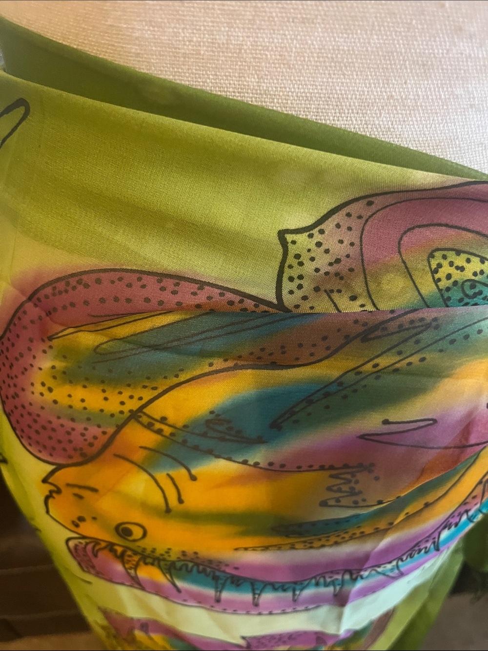 Green fish/sea print art to wear sarong scarf w/hand tied fringe. Beach Summer - Picture 5 of 9